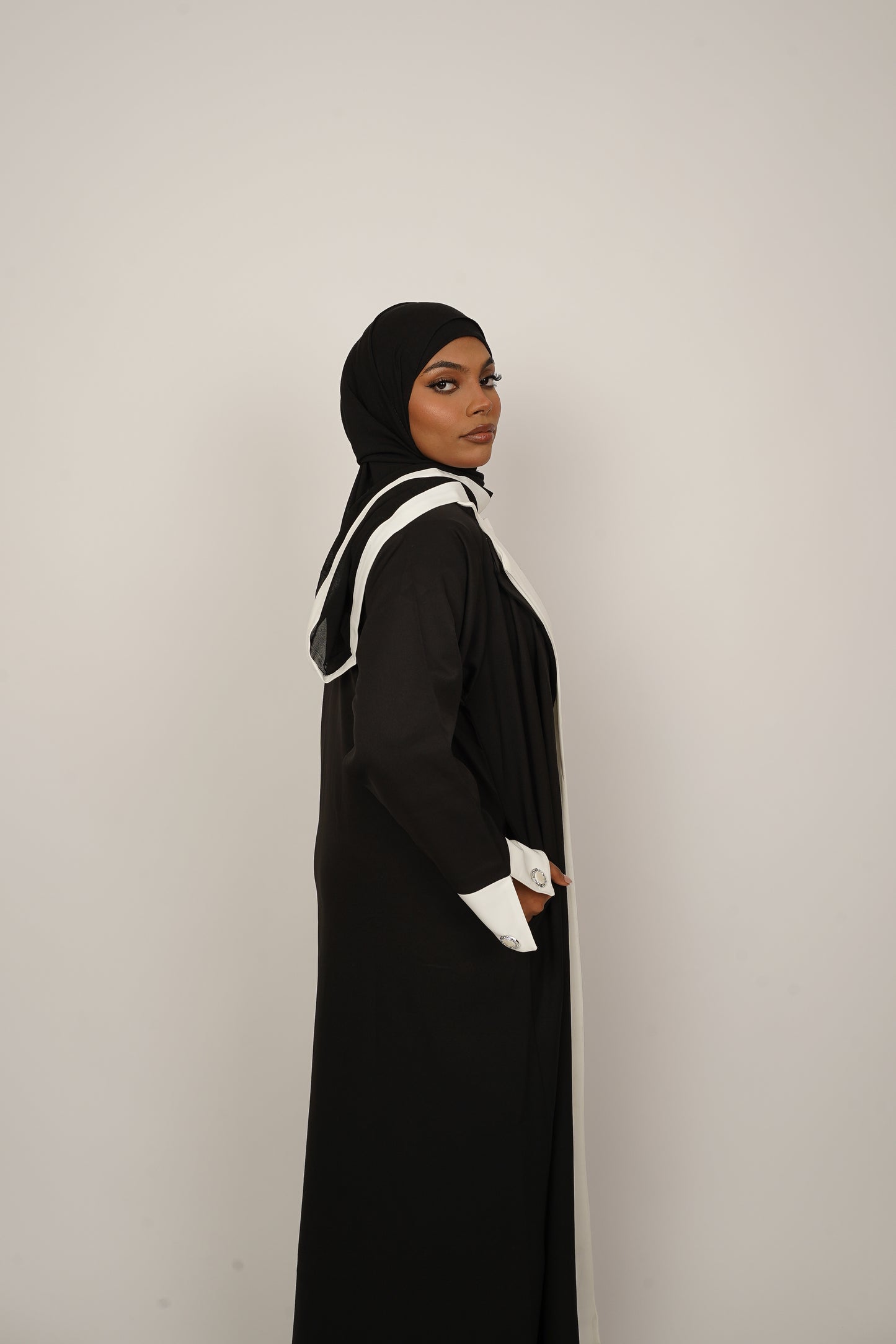 Nahila abaya